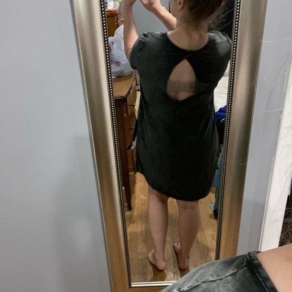 Paper Crane Keyhole Shirttail hem Dress EUC - Picture 10 of 12